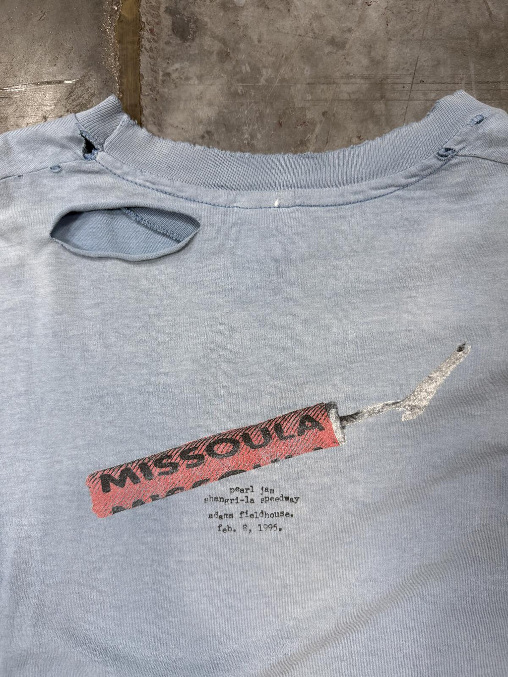 Pearl Jam Crackers Missoula Thrashed and Faded 1995 XL T-Shirt
