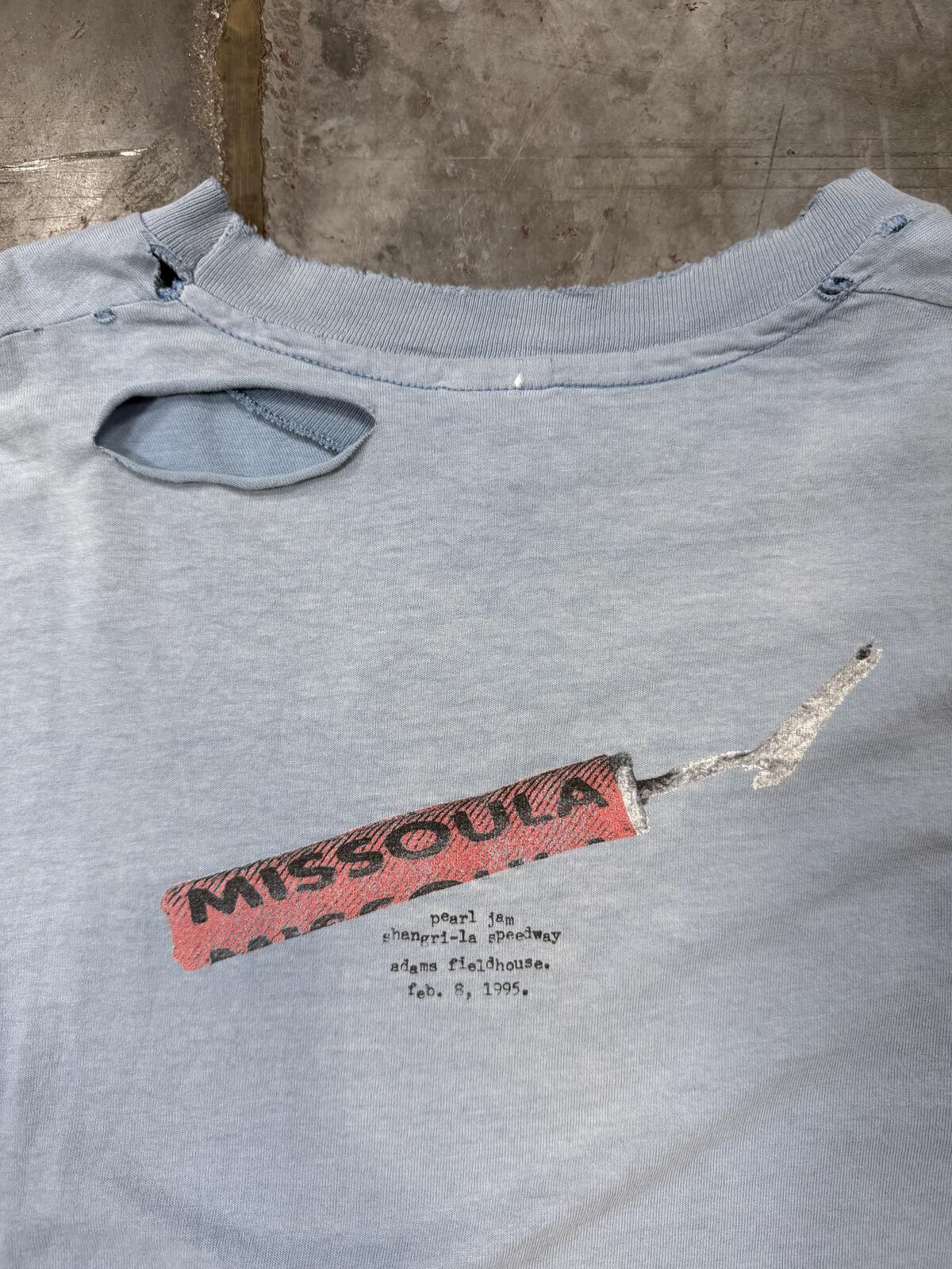 Pearl Jam Crackers Missoula Thrashed and Faded 1995 XL T-Shirt